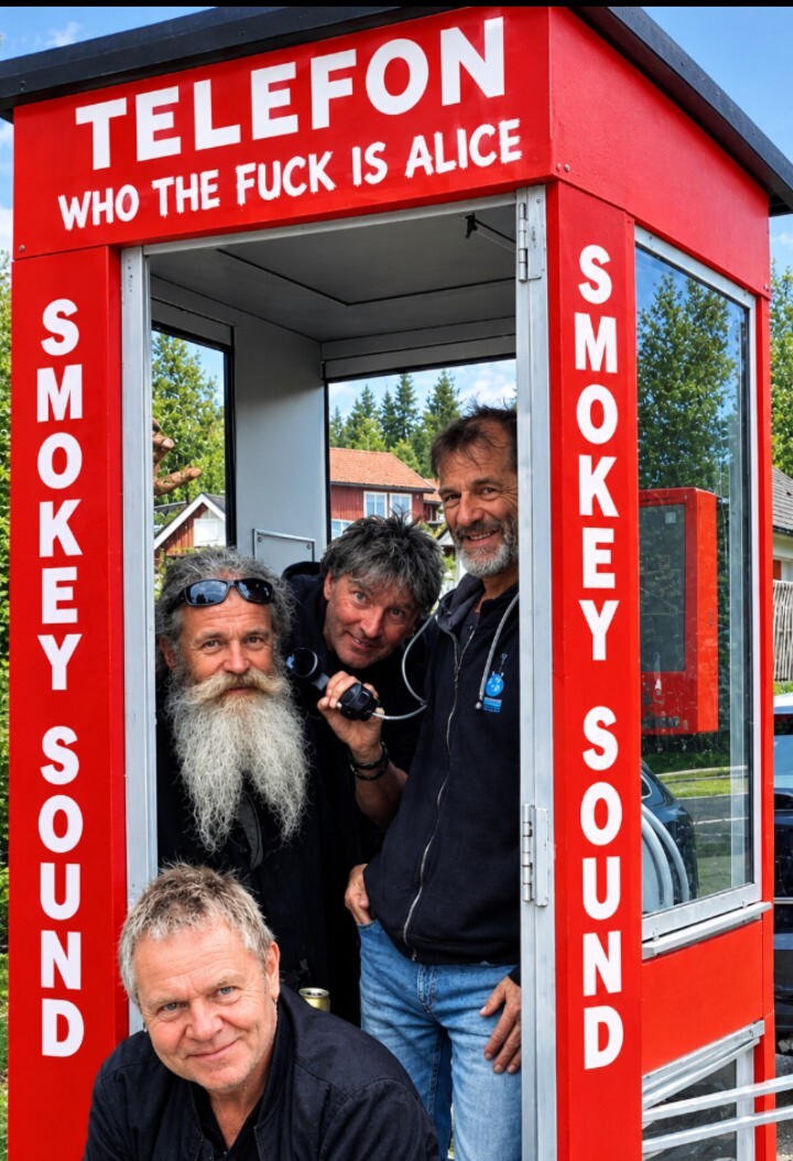 JULESHOW MED SMOKEY SOUND 🎸🎄🎄 Tradisjonell julemat, levende musikk og høy festfaktor!