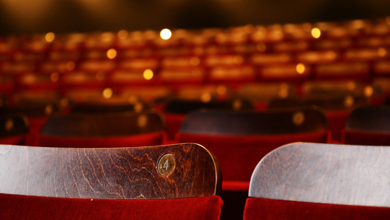 seating arrangement image